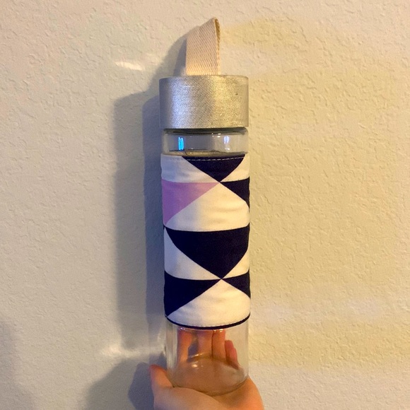 Ello Water bottle - Picture 1 of 4